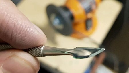 Features of sharpening manicure tools