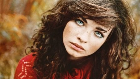 How to make bangs if you have curly hair?