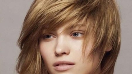 Oblique ragged bangs: who will do it and how to do it?