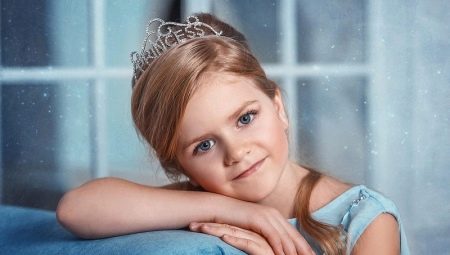 Hairstyles for girls with a diadem