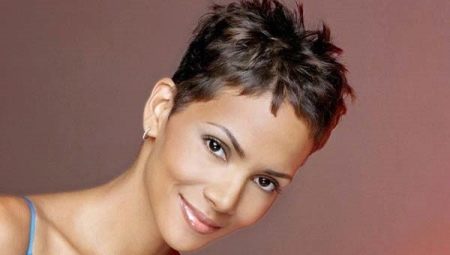 Pixie haircut for women for 40 years