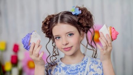 Choosing a holiday hairstyle for girls