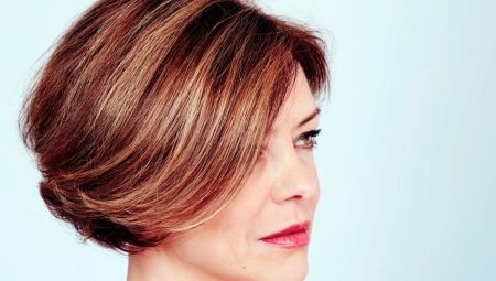 Highlighting on short dark hair