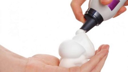 Pěna pro styling vlasů: jak vybrat a používat?