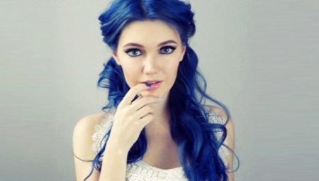 Blue hair dyes: to whom do they go and what are they?