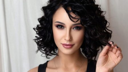 How to make beautiful curls with a t-shirt?