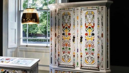 How to make a decoupage cabinet?