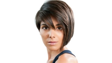 Fashionable haircuts to one side