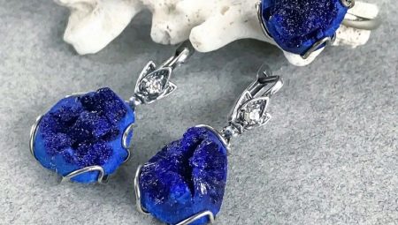 Azurite: features and properties of stone