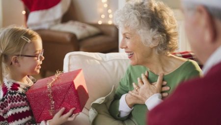 What to give to the grandmother?