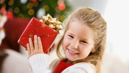 Què donar-li a la nena 9 anys per a l'any nou?