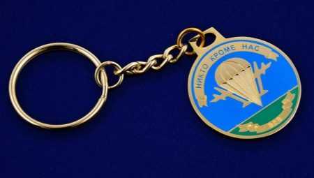 Co dát v den výsadkových sil?