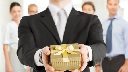 What to give to the boss for his birthday?