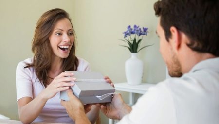 What to give a wife for a baby?