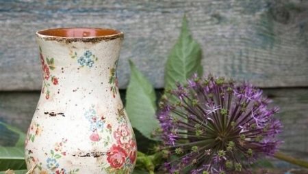 Decoupage vases: style directions and subtleties of design