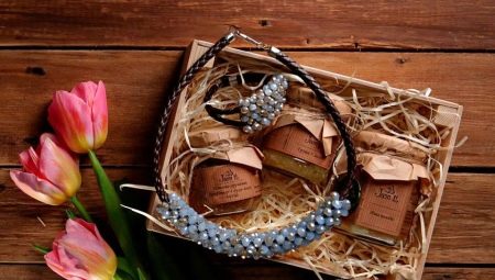 March 8 Corporate Gift Ideas