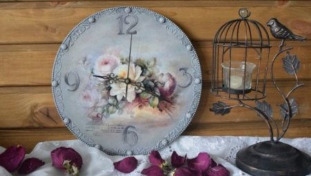 Dekupaj tekniğini kullanarak nasıl bir saat tasarlayabilirim?