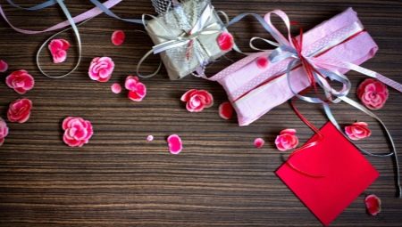 How can I pack gifts?