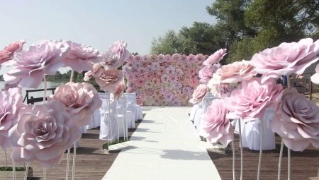 Hvordan laver man blomster fra isolon?