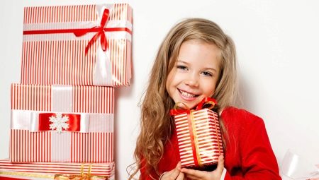 How to choose a gift for a girl of 14 years old for the New Year?