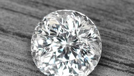 Leucosapphire: description, properties, to whom is it suitable?