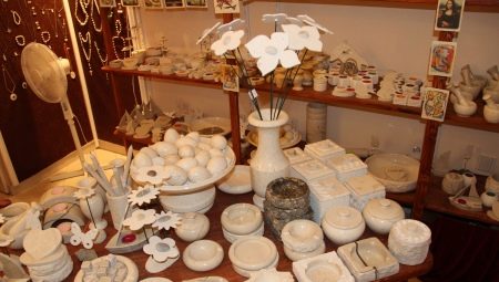 Choose souvenirs made of stone
