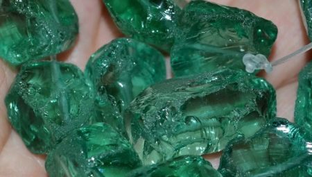 Green quartz: properties and applications