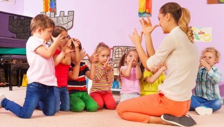 What to give to the teacher?