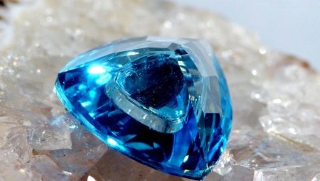 Blue topaz: types of stone, properties and uses