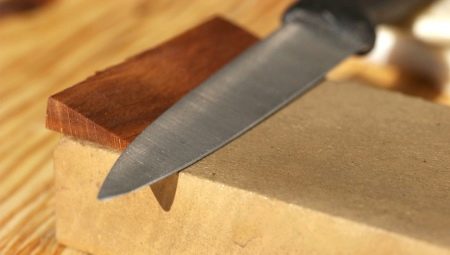 How to sharpen knives with a bar?