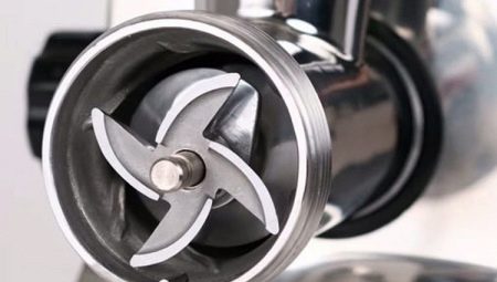 วิธีการใส่มีดในเครื่องบดเนื้อ?