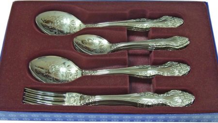 Příbory Pavlovsk je vysadí. Kirov