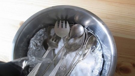 How to clean cutlery at home?