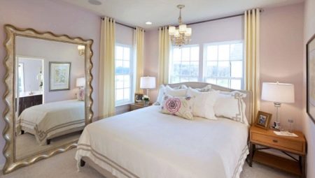 How to choose and install a mirror in the bedroom?