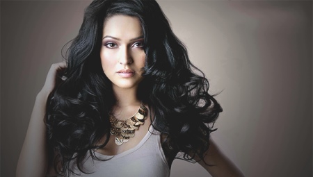 How to bring black hair color at home?