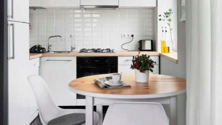 Kitchen tables and chairs for a small kitchen: types and choices