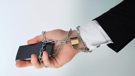 Nomophobia: why it occurs and how to treat?