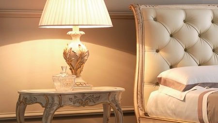 Bedside tables for the bedroom: varieties and recommendations for selection