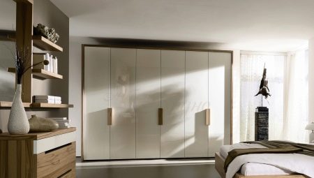 Hinged wardrobes in the bedroom: varieties, design options and selection tips