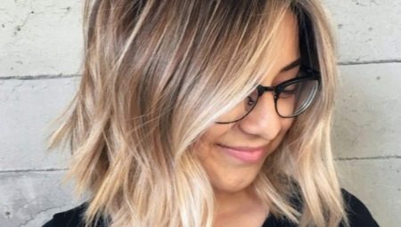 Spalvos ištempimas ant rudų plaukų