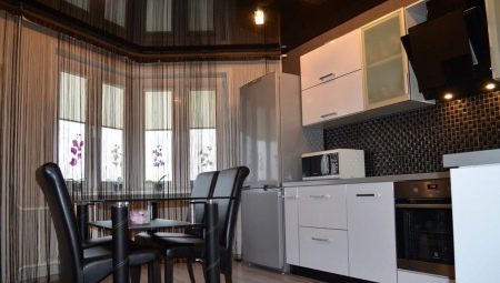 Cortines-fils a la cuina: característiques, consells per triar i fixar