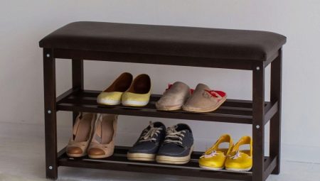 Bench with a shelf for shoes in the hallway: types and recommendations for selection