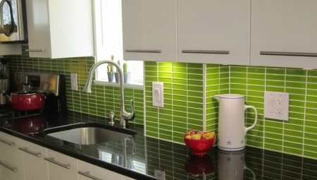 How to choose the color of the apron for the kitchen?