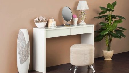 Consola al passadís: tipus i aplicacions a l'interior