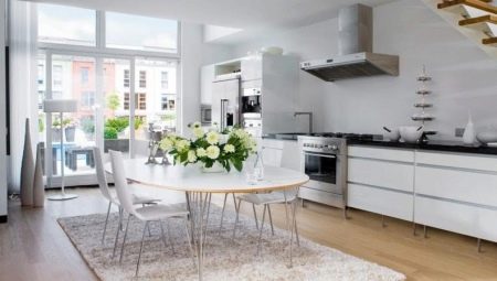 พรมในห้องครัว: ทางเลือกและการประยุกต์ใช้ในการตกแต่งภายใน