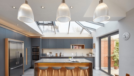 Kitchen to the ceiling: types and uses in the interior