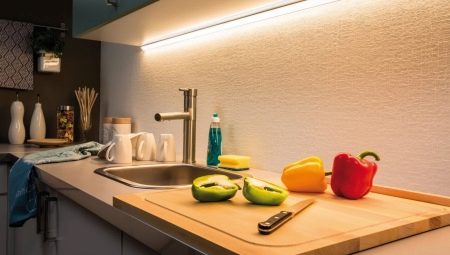 Options for organizing the lighting of the working area in the kitchen