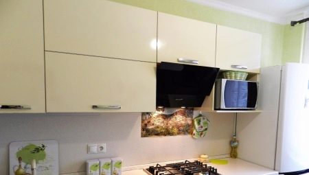 Options for placing a microwave in the kitchen