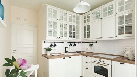 Types and selection of white corner kitchens