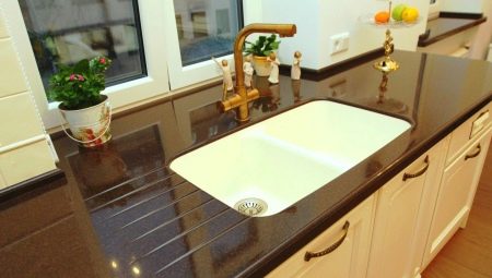 Built-in sinks in the countertop for the kitchen: varieties and selection criteria